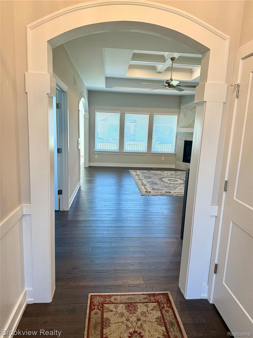 55144 St Paul, Macomb Township, MI, 48042 | Card Image