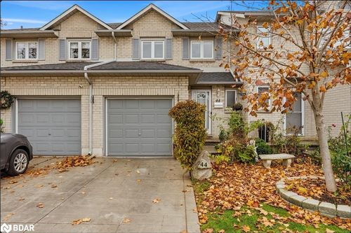 44-1 Royalwood Crt, Stoney Creek, ON, L8E4Y3 | Card Image