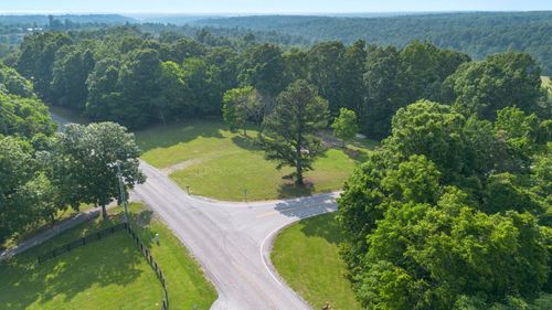 7668 Shoals Branch Rd, Primm Springs, TN, 38476-9664 | Card Image