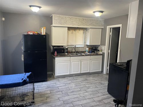 32 N Merrimac St, Pontiac, MI, 48340-2528 | Card Image