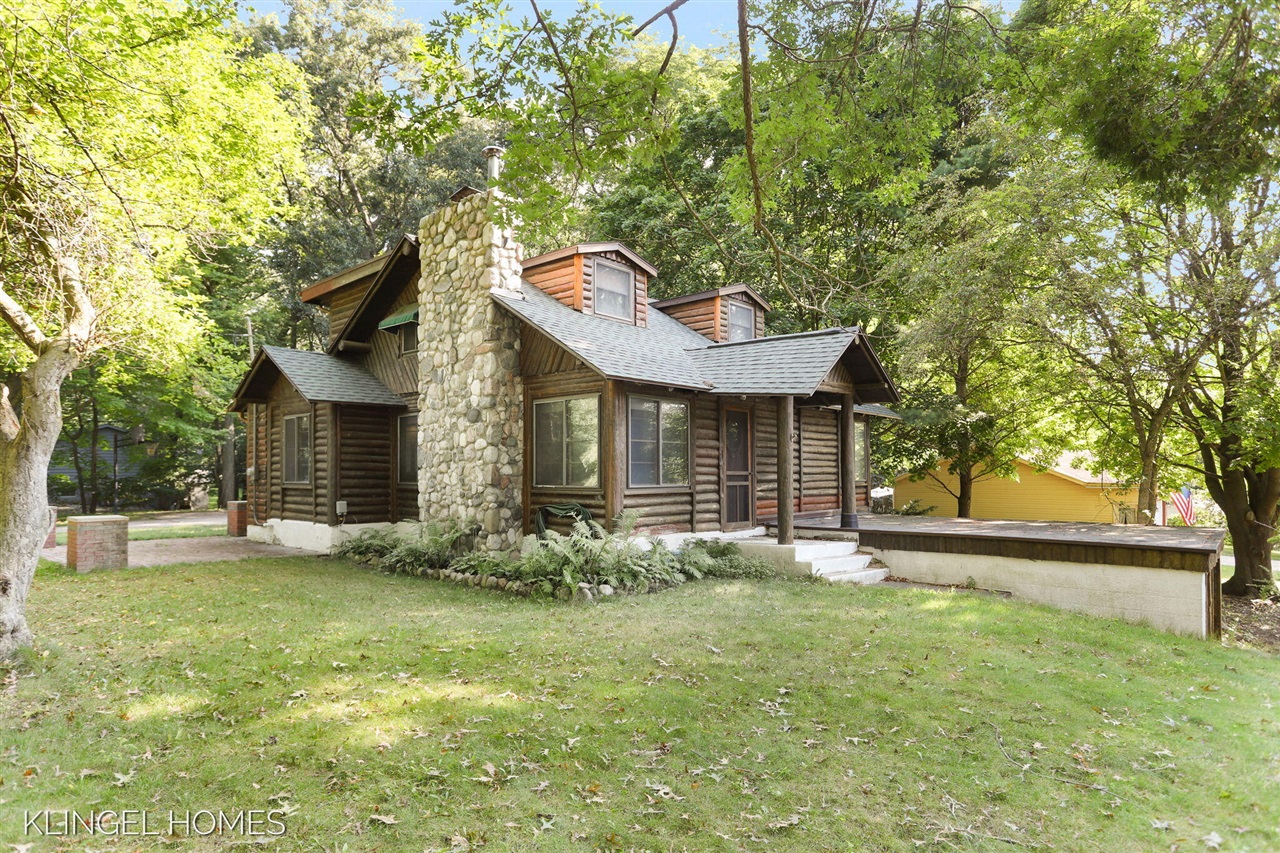 Fruitport Rd, Spring Lake, MI 49456
