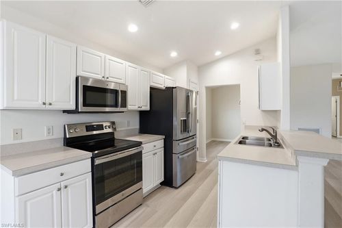 10055 Oakhurst Way, FORT MYERS, FL, 33913-7091 | Card Image