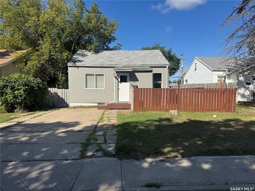 1056 Princess St, Regina, SK, S4T3Y3 | Card Image