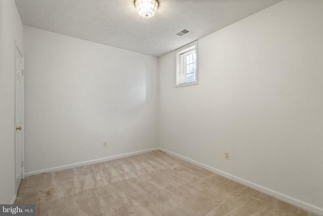1537 Cedar Ave, Townhouse with 4 bedrooms, 5 bathrooms and null parking in MCLEAN VA | Image 49