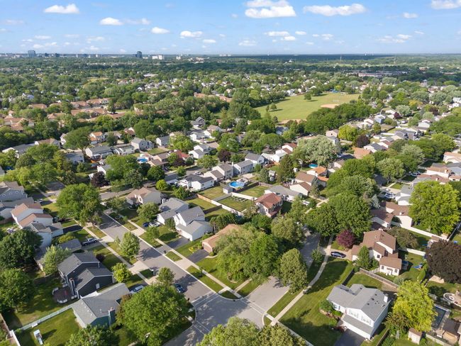 787 Bluejay Cir, House other with 4 bedrooms, 2 bathrooms and 2 parking in Elk Grove Village IL | Image 38
