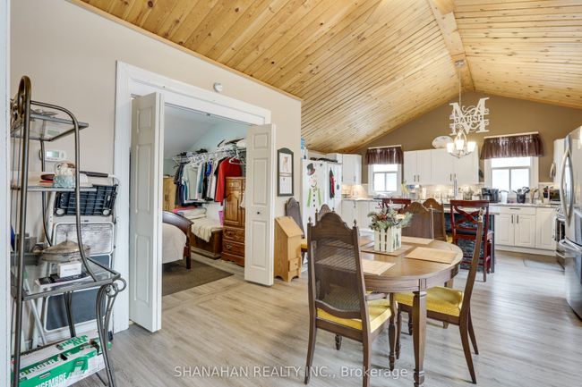 5338 Nauvoo Rd, House other with 3 bedrooms, 2 bathrooms and 3 parking in Warwick ON | Image 10