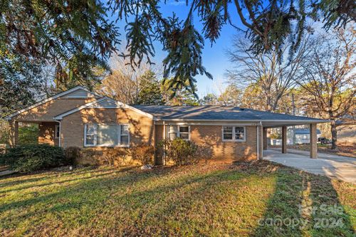 634 Colston St, Albemarle, NC, 28001-6108 | Card Image