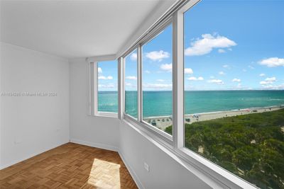 715 - 7135 Collins Ave, Condo with 2 bedrooms, 2 bathrooms and null parking in Miami Beach FL | Image 1