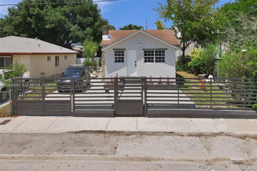 213 Nw 34th Ter, Miami, FL, 33127-3432 | Card Image