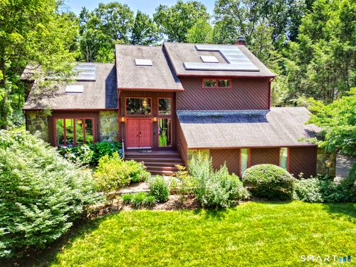 67 Christopher Ln, Guilford, CT, 06437-1524 | Card Image