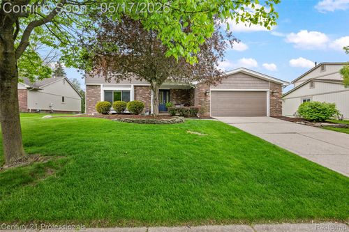 25979 Petros Blvd, Novi, MI, 48375-1537 | Card Image