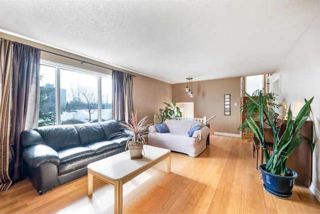 4448 Brentwood Green Nw, Home with 4 bedrooms, 1 bathrooms and 2 parking in Calgary AB | Image 7