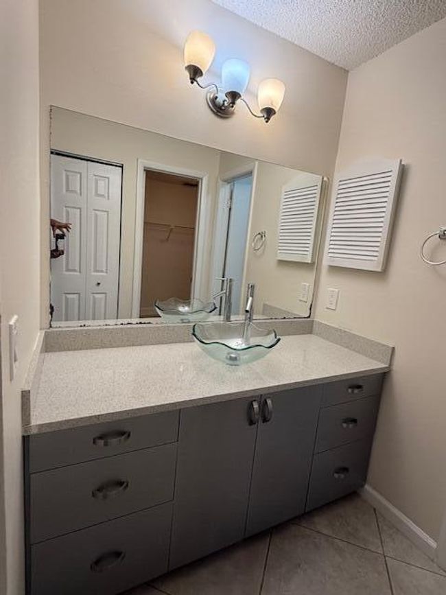 1303 Lakeview Dr E, Condo with 2 bedrooms, 2 bathrooms and null parking in Royal Palm Beach FL | Image 9