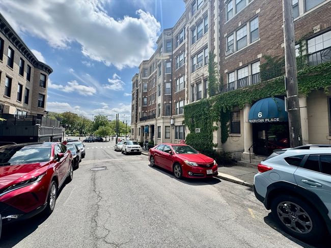 APT-3 - 6 Sutherland Rd, Condo with 2 bedrooms, 1 bathrooms and null parking in Boston MA | Image 14