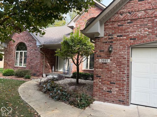 3897 S Woodfield Dr, New Palestine, IN, 46163-9167 | Card Image