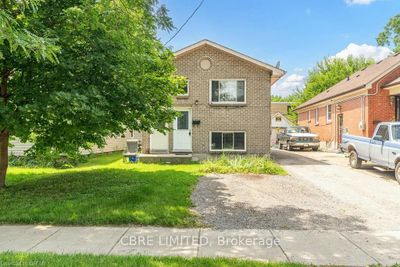 175 Colborne St, Home with 4 bedrooms, 2 bathrooms and 4 parking in London ON | Image 2