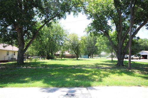 523 W 4th St, Justin, TX, 76247-4810 | Card Image