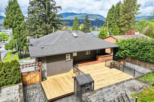 2201 Hope Street, House other with 5 bedrooms, 3 bathrooms and 4 parking in Port Moody BC | Image 6
