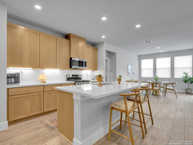 7105 Walkers Loop, House other with 3 bedrooms, 2 bathrooms and null parking in San Antonio TX | Image 14