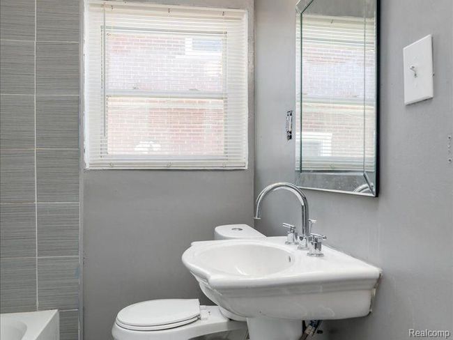 14219 Kilbourne St, House other with 3 bedrooms, 1 bathrooms and null parking in Detroit MI | Image 17