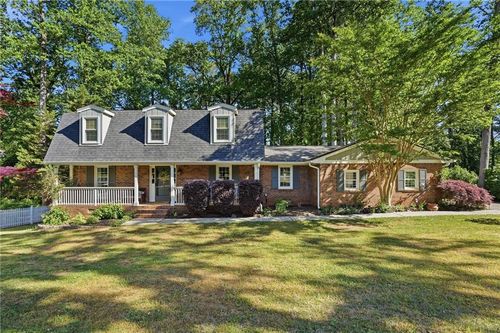 135 Beechwood Trl, Roswell, GA, 30075-2309 | Card Image