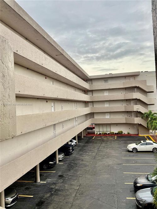 apt-319-802 Nw 87th Ave, Miami, FL, 33172-3457 | Card Image