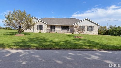 886 Whispering Hills Dr, Lebanon, IL, 62254-1833 | Card Image