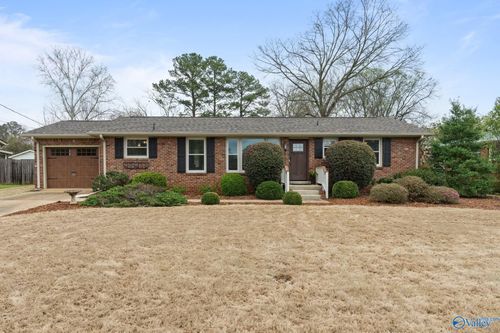 7705 Saxon Dr Sw, Huntsville, AL, 35802-2834 | Card Image