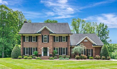 121 Acorn Ave, Wilkesboro, NC, 28697-7501 | Card Image