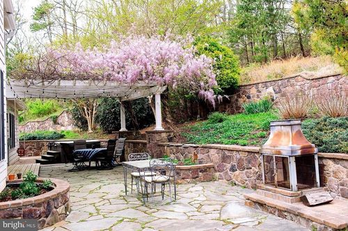 4752 Greene Love Ln, Marshall, VA, 20115-3068 | Card Image