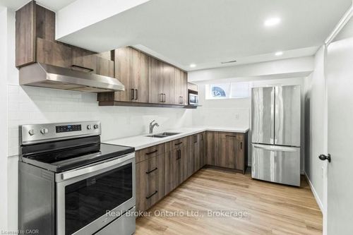 lower-unit-326 E 19th St, Hamilton, ON, L9A4S8 | Card Image