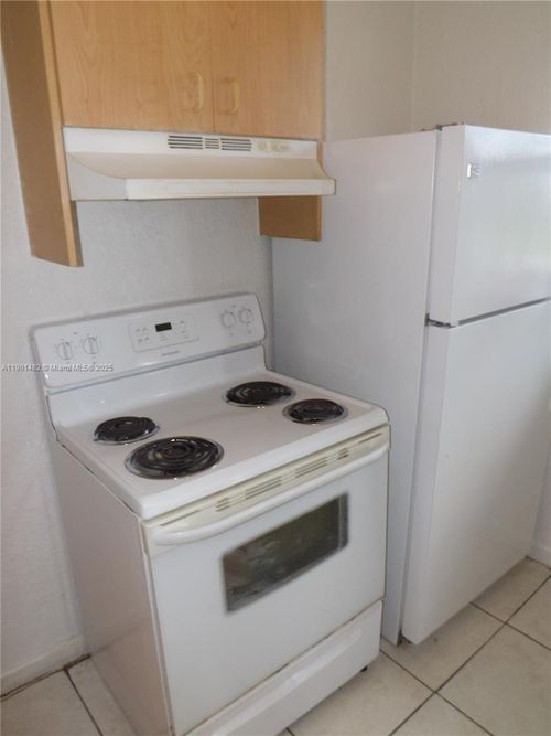 apt-2-160 Nw 11th Ter, North Miami, FL, 33136-2745 | Card Image