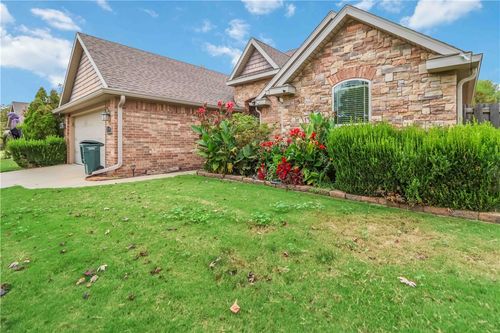 2920 W Verona Ln, Fayetteville, AR, 72704-6643 | Card Image