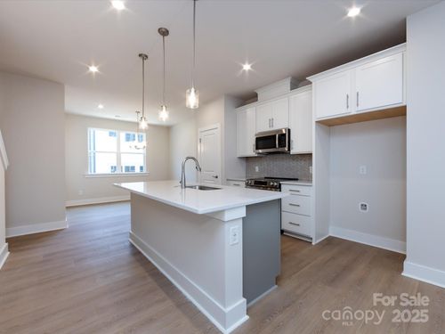 7008 Impulse Ct, Charlotte, NC, 28205-7890 | Card Image