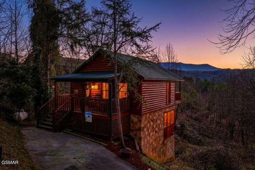 3537 Bear Pen Gap Rd, Sevierville, TN, 37876-7280 | Card Image