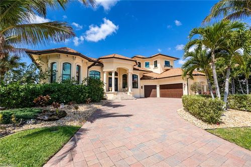 3944 W Riverside Dr, Fort Myers, FL, 33901-8731 | Card Image