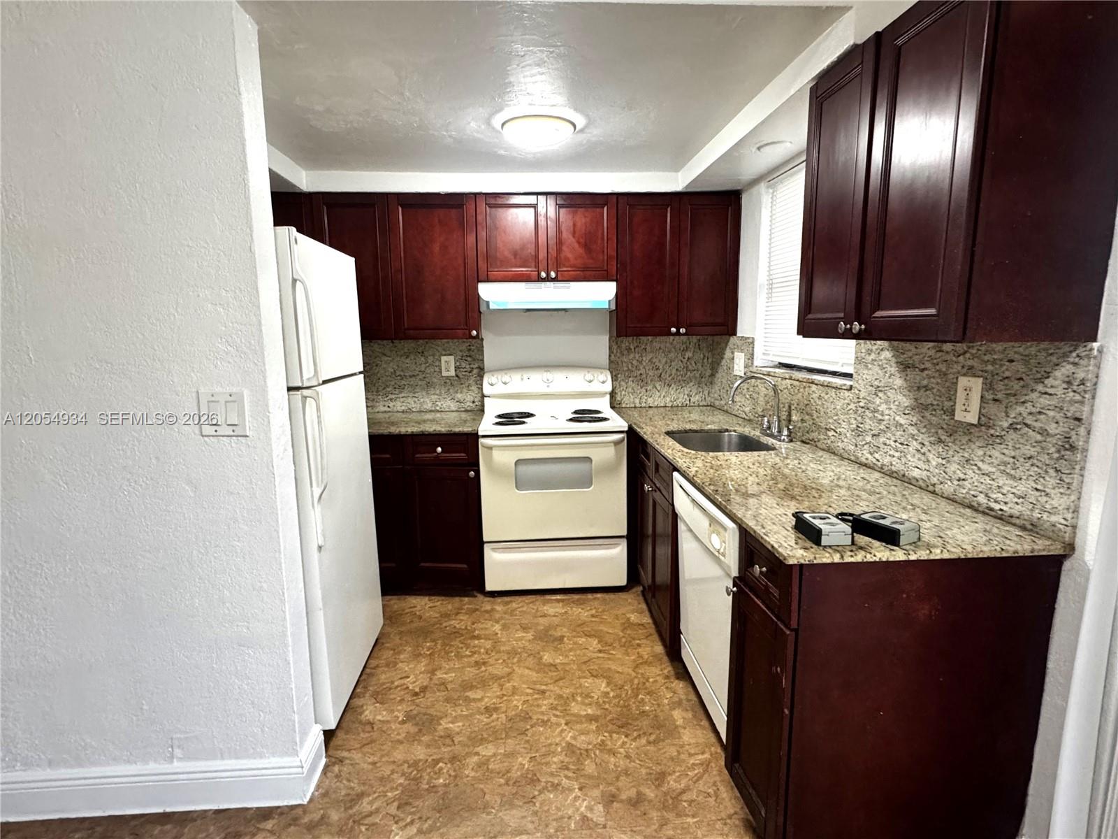 Residential Lease in North Miami 3