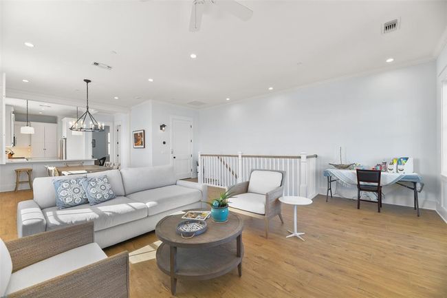 2502 Sunset Psge, Townhouse with 3 bedrooms, 3 bathrooms and null parking in Galveston TX | Image 9