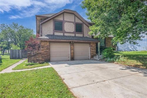 405 S Montclaire Dr, Olathe, KS, 66061-3831 | Card Image