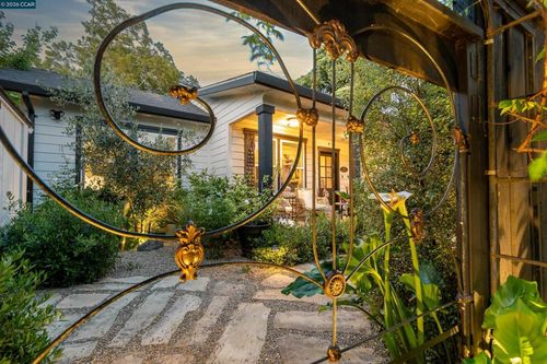 3229 Toyon Ter, Alameda, CA, 94501 | Card Image