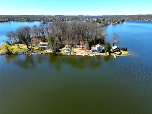 8531 Gale Road, White Lake, MI, 48386 | Card Image
