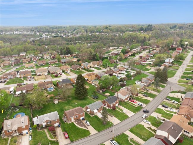 477 Lois Dr, House other with 3 bedrooms, 2 bathrooms and 1 parking in Pittsburgh PA | Image 29