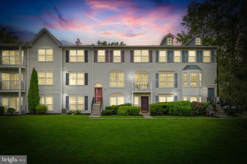 71 Chambord Ct, HAMILTON, NJ, 08619-4707 | Card Image