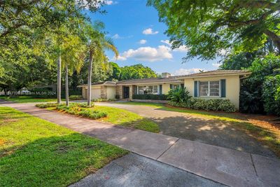 2615 Alhambra Cir, House other with 3 bedrooms, 3 bathrooms and null parking in Coral Gables FL | Image 2