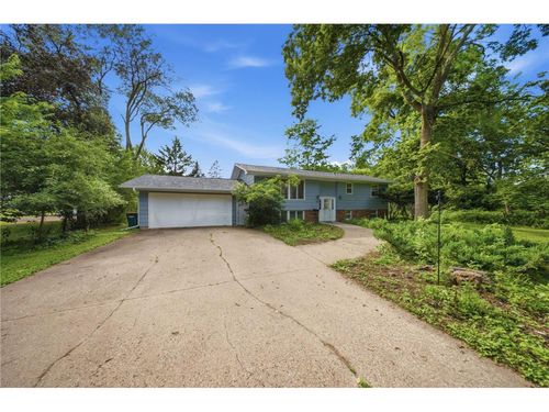 709 N Fremont St, River Falls, WI, 54022-1412 | Card Image