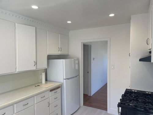 1172 Elm St, San Carlos, CA, 94070-4902 | Card Image