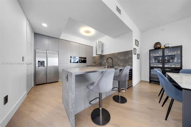 APT-707 - 16001 Collins Ave, Condo with 3 bedrooms, 3 bathrooms and null parking in Sunny Isles Beach FL | Image 4