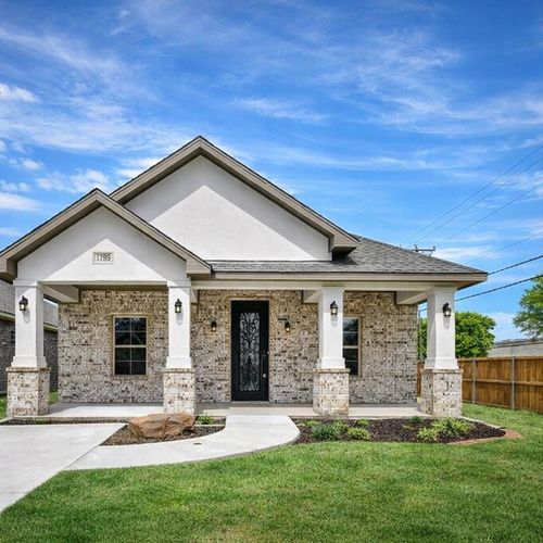 1102 Fort Worth St, Grand Prairie, TX, 75050-5443 | Card Image
