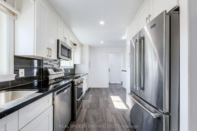 855 Miriam Rd, House other with 5 bedrooms, 2 bathrooms and 4 parking in Pickering ON | Image 12