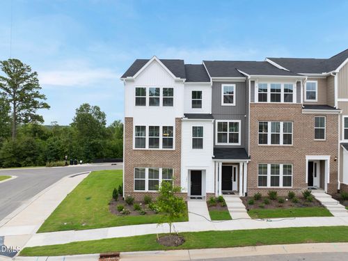 99-303 Chesapeake Commons St, Garner, NC, 27529-5356 | Card Image